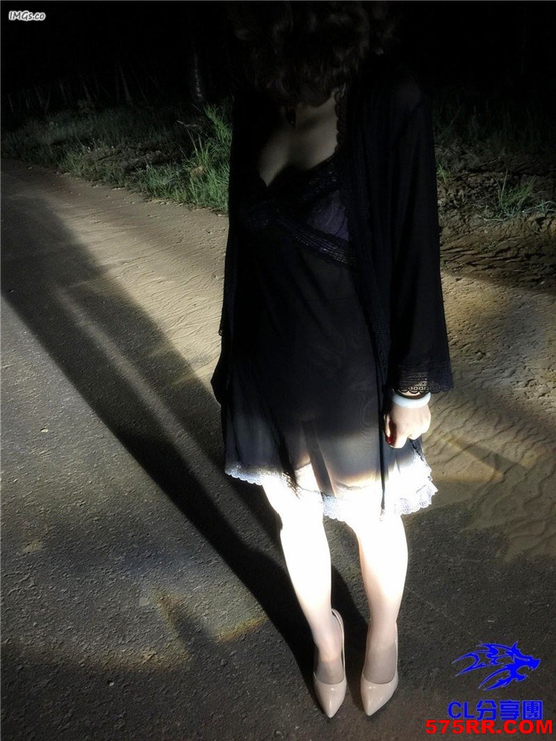 白領少婦露出自拍初體驗～絕勿錯過