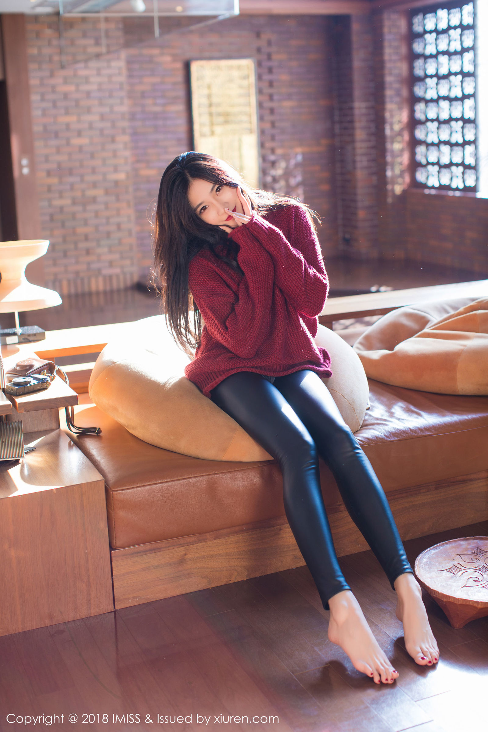 许诺Sabrina - 黑丝OL加紧身皮裤系列