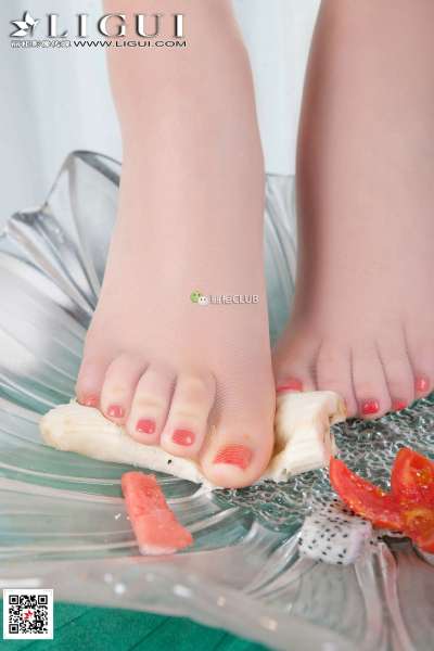 Model 豆豆 美腿丝足写真套图