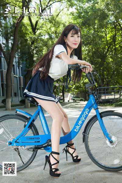 诱惑美女筱筱 美腿丝足写真套图