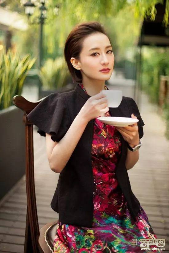 她在琼瑶剧里被惊为天人，美过范冰冰赵薇，终嫁入地产豪门！