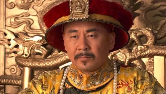 历史上最爱旅游的皇帝，不仅葬送江山，还被卫队活活勒死