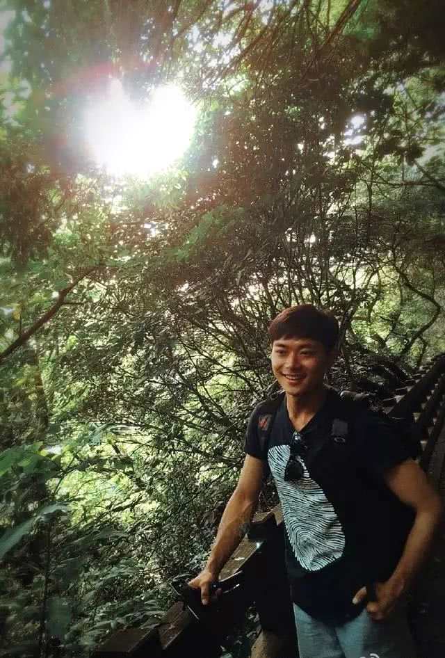 曹骏蓝盈盈相恋两周年，守时先生和迟到小姐好幸福
