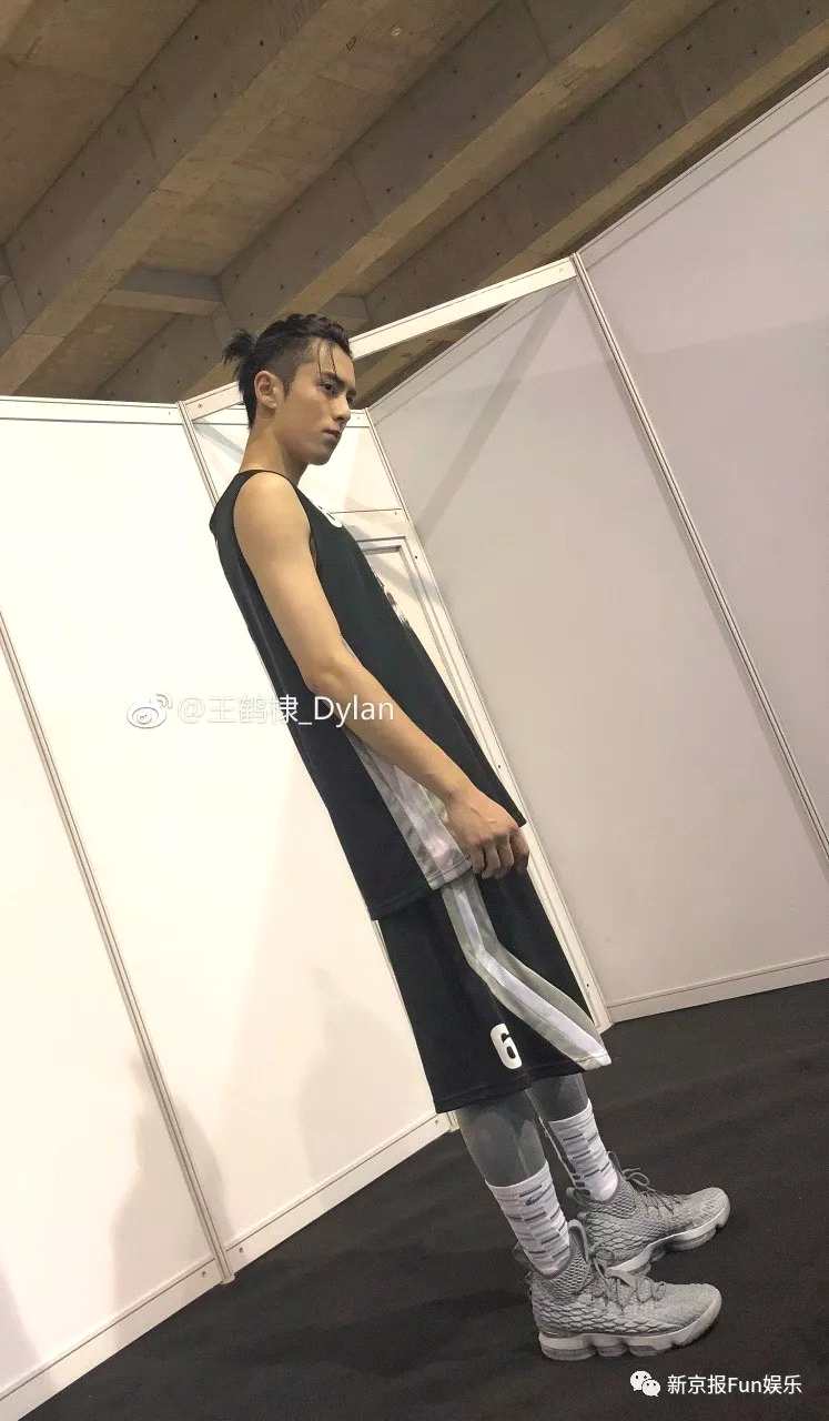 毫无社会责任感的男偶像，才娘