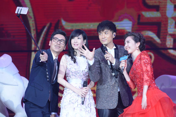 2017卫视春晚齐打亲情牌 湖南卫视小年夜打头阵