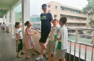 全球最高小学生身高2.06米是我国一个11岁的四川男孩(图文)