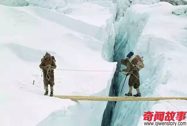 在西藏有这样一个族群 他们以在珠峰上班为生
