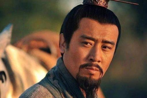 刘备为什么要把兵权借给李严而不是诸葛亮-