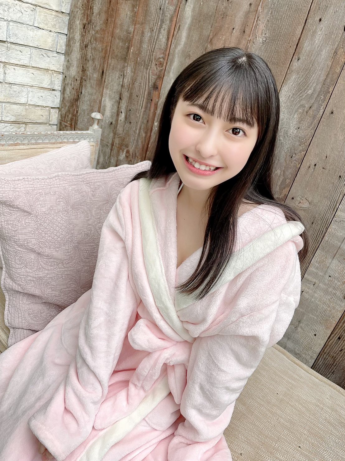 透明感偶像《竹内月音》，白皙肌肤、展现青春芬芳！