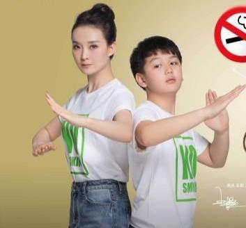 晴格格王艳 15 岁儿子曝光，母子俩人共用一张脸，身高早已超过妈妈