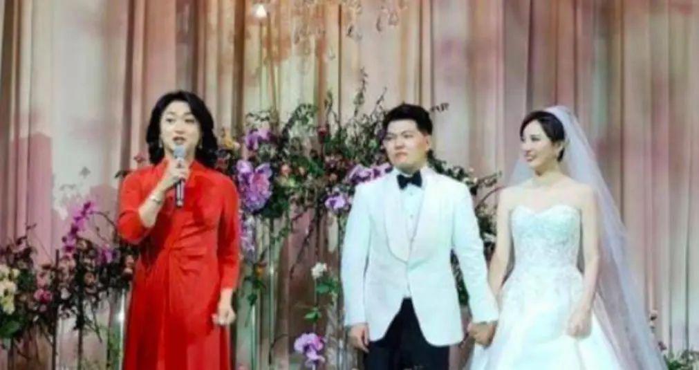 曝美女主持人余声富豪老公被抓，涉嫌侵犯女大学生，情节十分恶劣