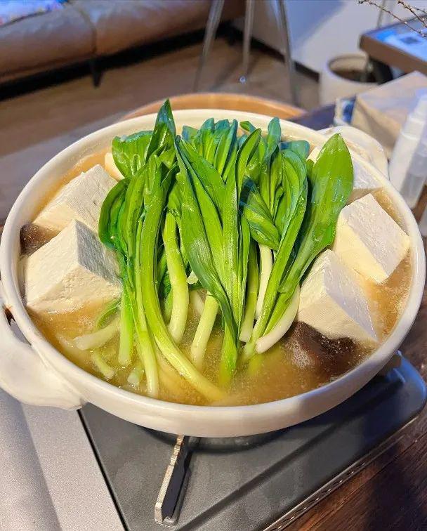 徐濠萦花百万日本豪买，陈奕迅日日焦虑卡里只有三千万