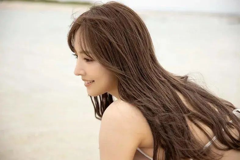 女U馆台版“三上悠亚”写真照曝光，网友：又欲又纯~