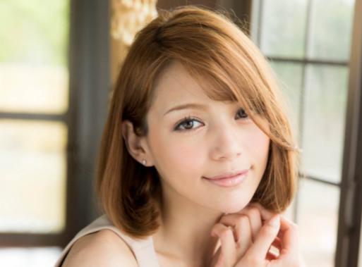 日本AV女优之柚木提娜，日葡混血的偶像级女优