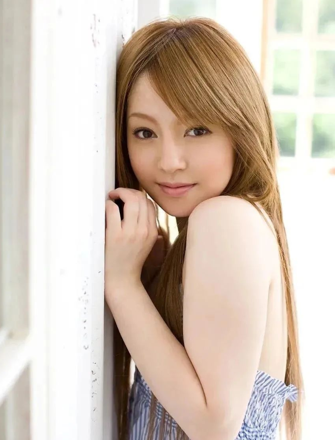 火爆华人区的AV女神，黑化张韶涵——樱井莉亚