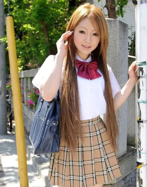 火爆华人区的AV女神，黑化张韶涵——樱井莉亚
