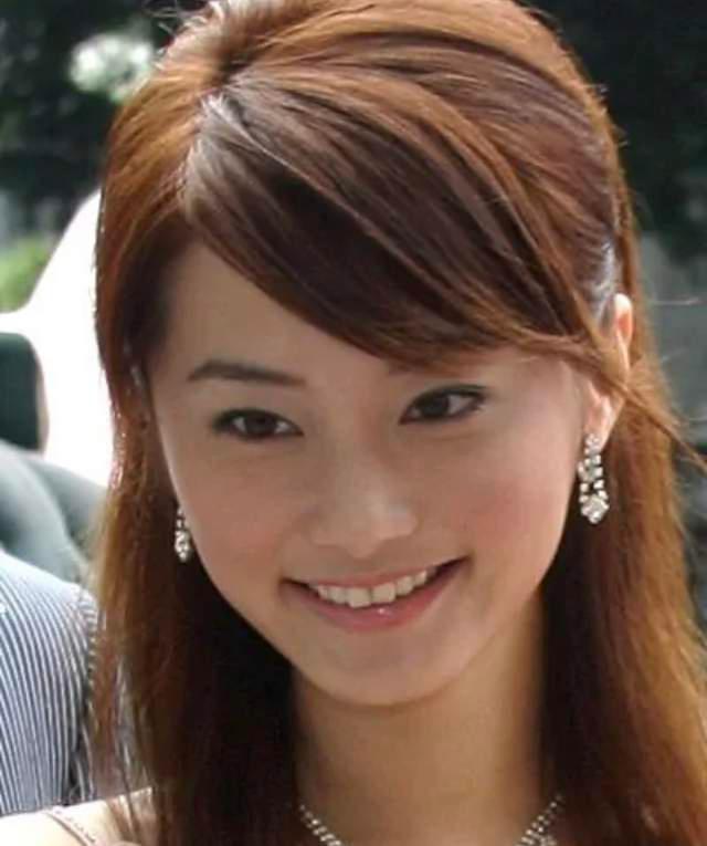 新剧遭换角、肚皮都是针眼…女星怀孕各有各的心酸