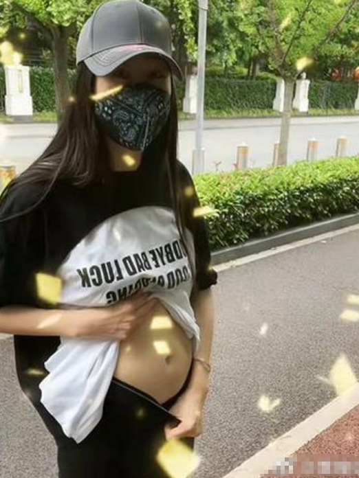 曾被质疑虚伪是“姣精”，TVB最后一位花旦如何实现口碑逆袭？