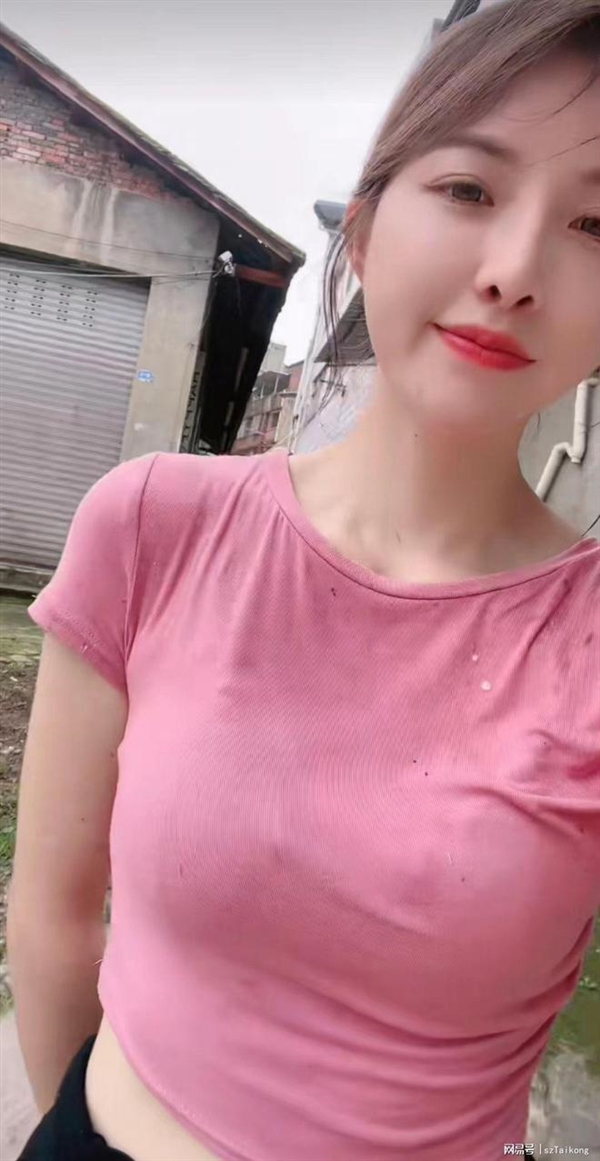 卖鱼女子因高颜值走红：自称美貌不值一提