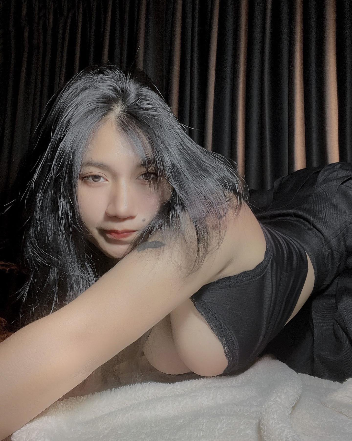 大胸越南妹《downy.babyy》引乡民暴动！研究「超大杯」到底多巨？