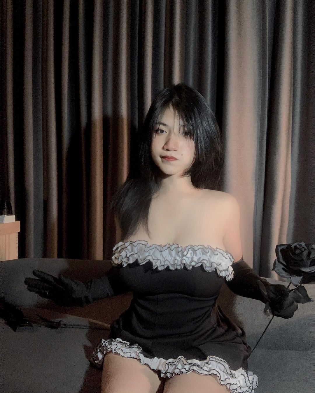 大胸越南妹《downy.babyy》引乡民暴动！研究「超大杯」到底多巨？