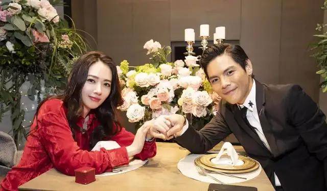 向佐，婚内出轨风波不停歇