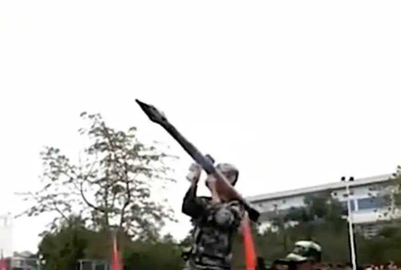 见过广西的军训，感觉再也不用看战争片了