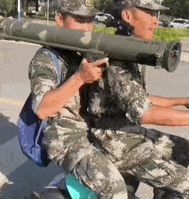 见过广西的军训，感觉再也不用看战争片了