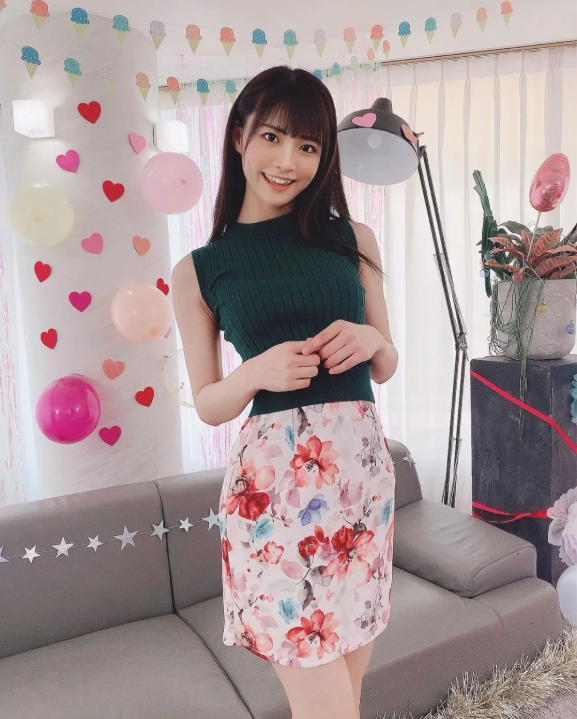纯欲小妹系女神中的未来之星，顶级发片机器——东条夏