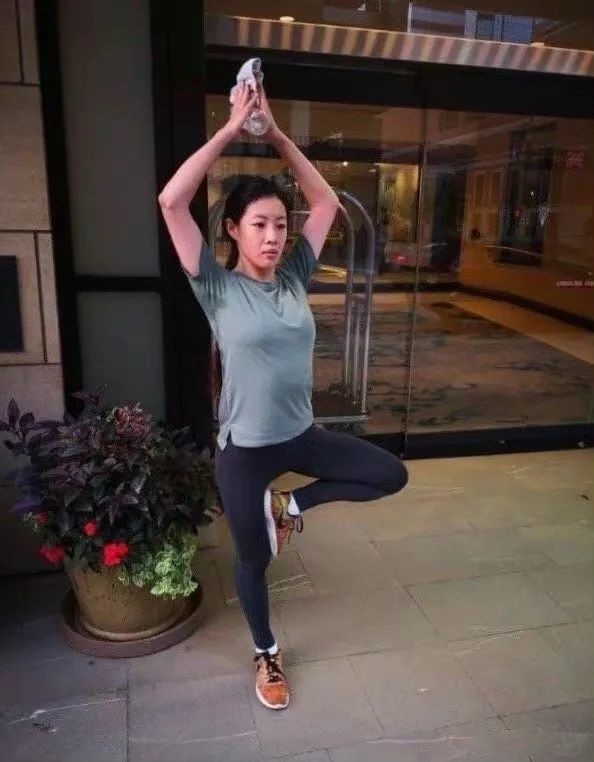 刘强东强奸事件女主角刘婧尧照片曝光，没奶茶妹妹漂亮啊，东哥真的脸盲？