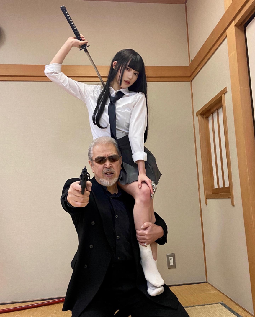日本00后“黑道千金”爆火全网，一组照片吸粉百万：美到心跳加速！