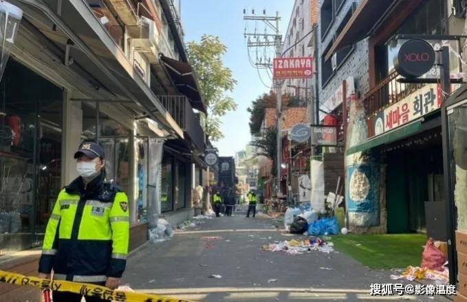 今天，韩国梨泰院现场阳光明媚，但这几十张图片，无法掩盖昨晚的悲惨一幕！