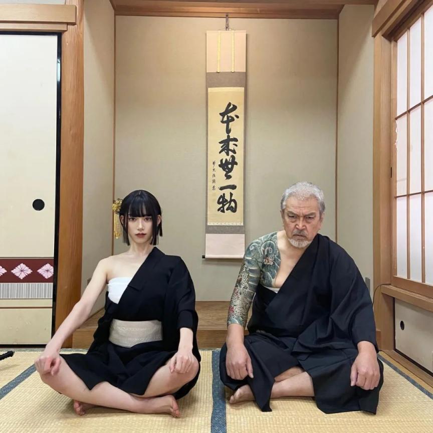 日本00后“黑道千金”爆火全网，一组照片吸粉百万：美到心跳加速！