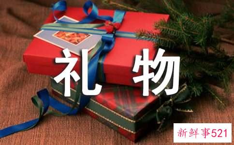 发朋友送的毕业礼物的文案