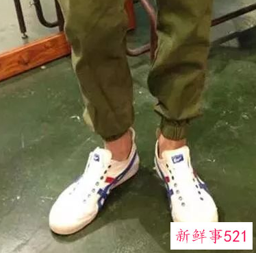 束腿裤配什么鞋子男