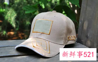 羽绒服搭配什么样的帽子好看