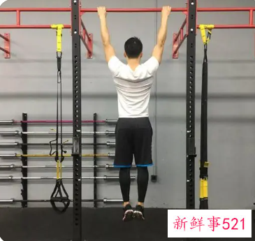吊单杠治疗颈椎的正确方法