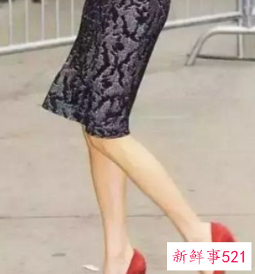 玫红色高跟鞋穿衣搭配