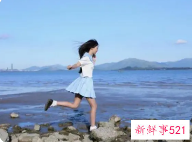 怎么和刚加的女孩聊天