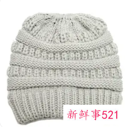 羽绒服搭配什么样的帽子好看