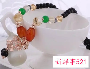 属马的女人戴什么旺财