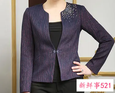 中年女士参加婚礼着装
