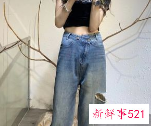 破洞牛仔裤怎么搭配上衣