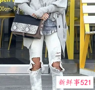 破洞牛仔裤怎么搭配上衣