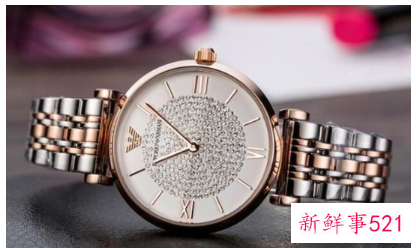 女戴什么色的手表招财