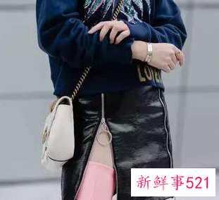 皮裙上面怎么搭配