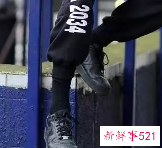 束腿裤配什么鞋子男