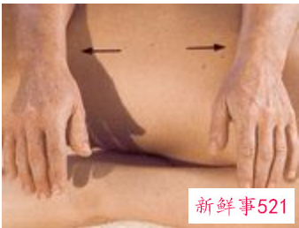后背按摩手法图片