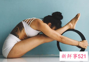 瑜伽的姿势图片