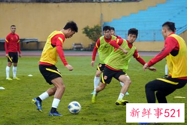 国足隔离结束，李霄鹏和部分国脚留在上海